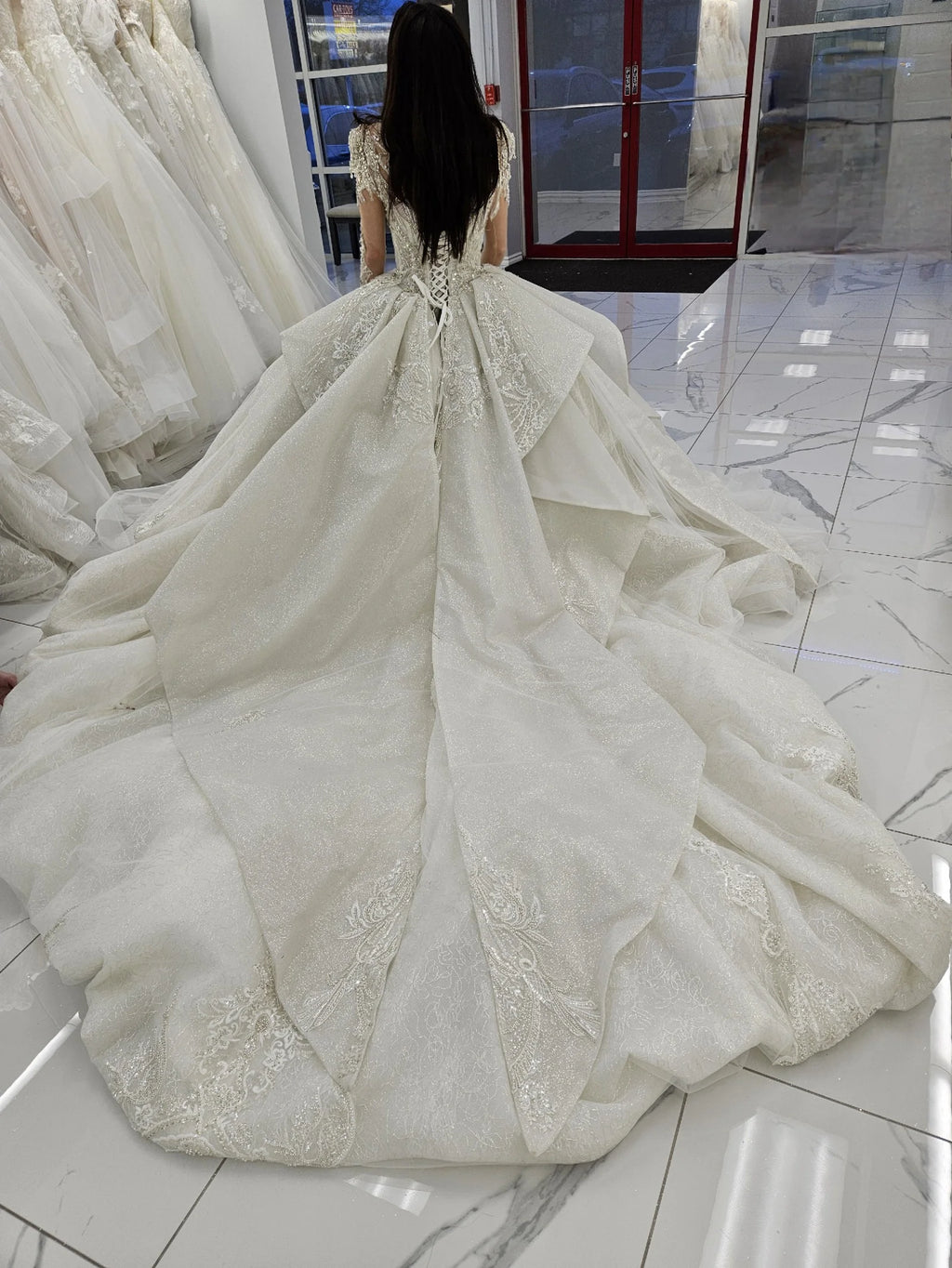 Luxurious Lace Crystal Bead Women's Wedding Dress Sexy V-Neck Tie Belt Trailing Princess Bride Dress Vestido De Noiva Customized