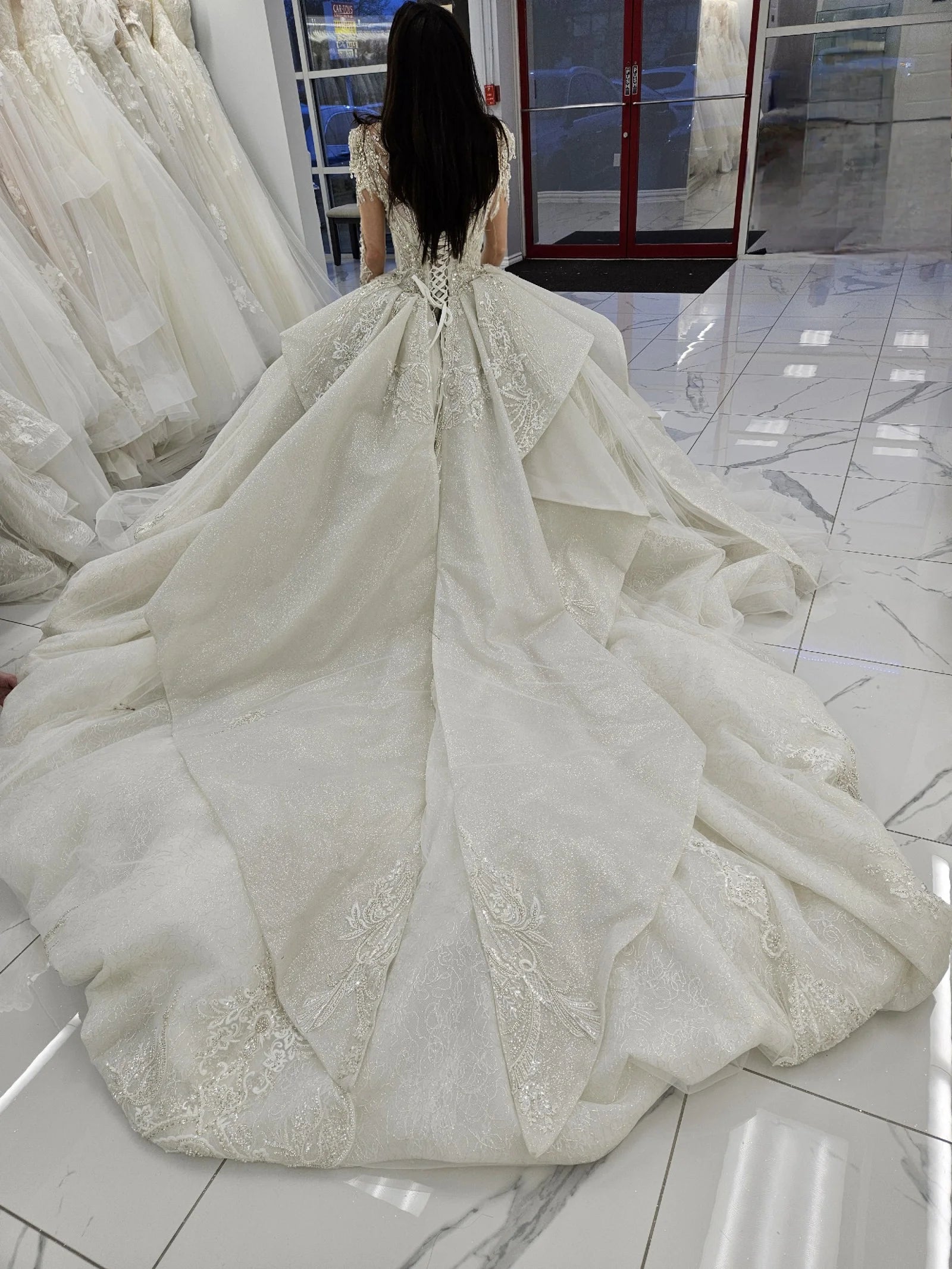 Luxurious Lace Crystal Bead Women's Wedding Dress Sexy V-Neck Tie Belt Trailing Princess Bride Dress Vestido De Noiva Customized